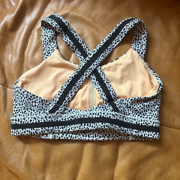 Lululemon bra - Picture 2 of 3
